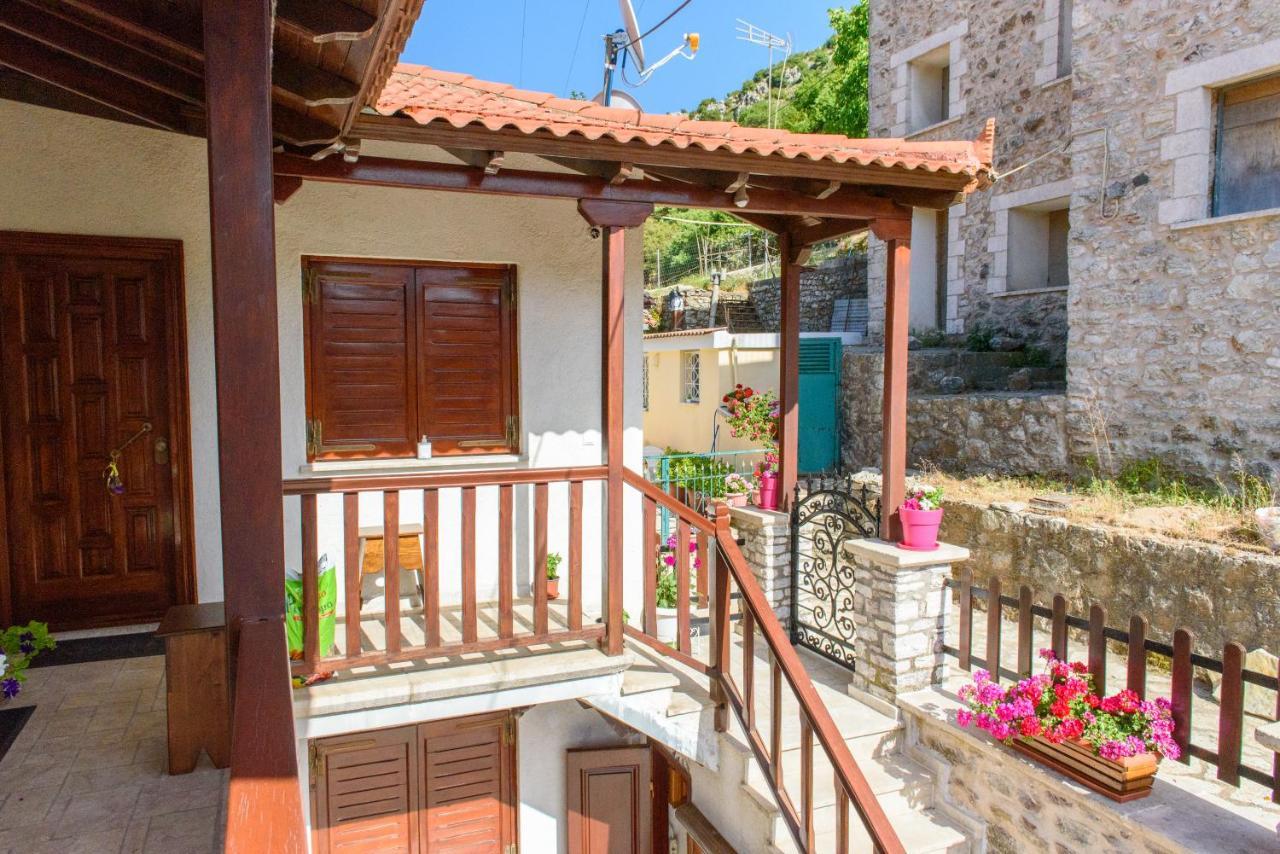 Δημητσανασ Τοποσ Νύμφη Αγνώ Lägenhet Dimitsana Exteriör bild
